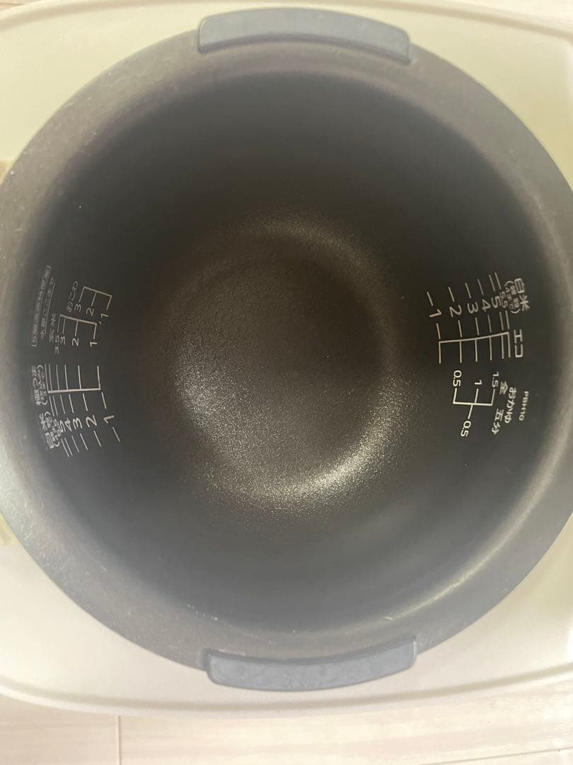 TIGER 炊飯器 JPB-H100 デジタル表示　ホワイト