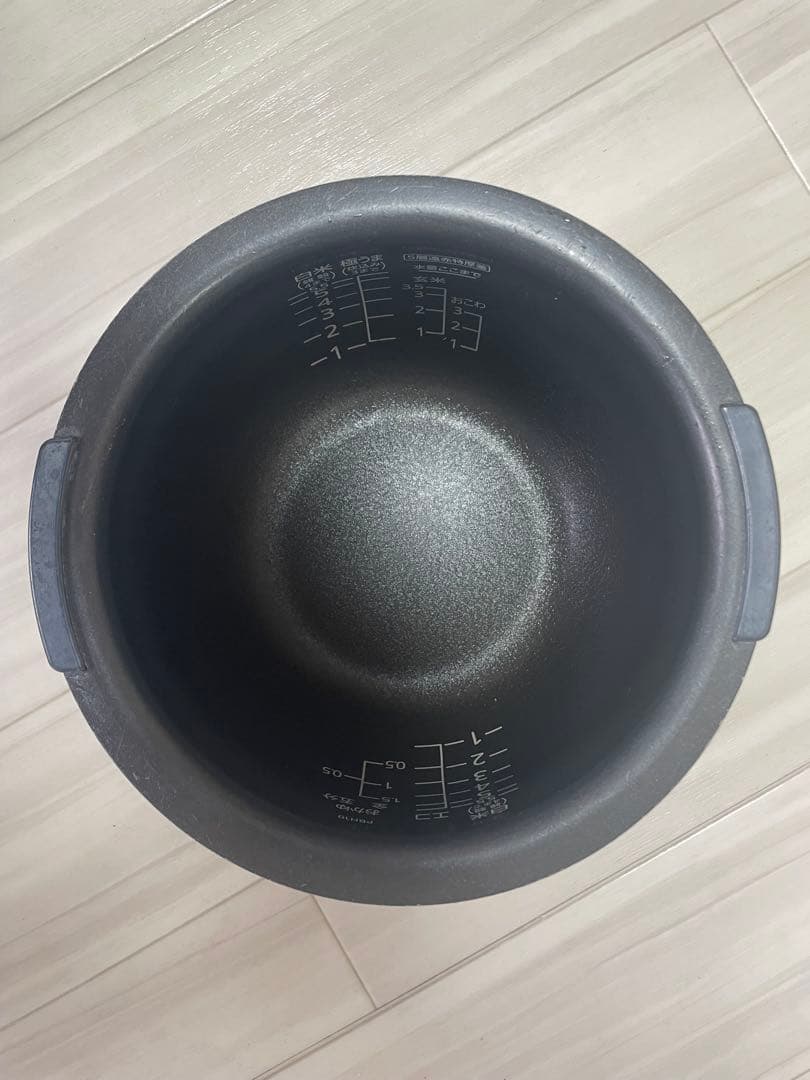 TIGER 炊飯器 JPB-H100 デジタル表示　ホワイト