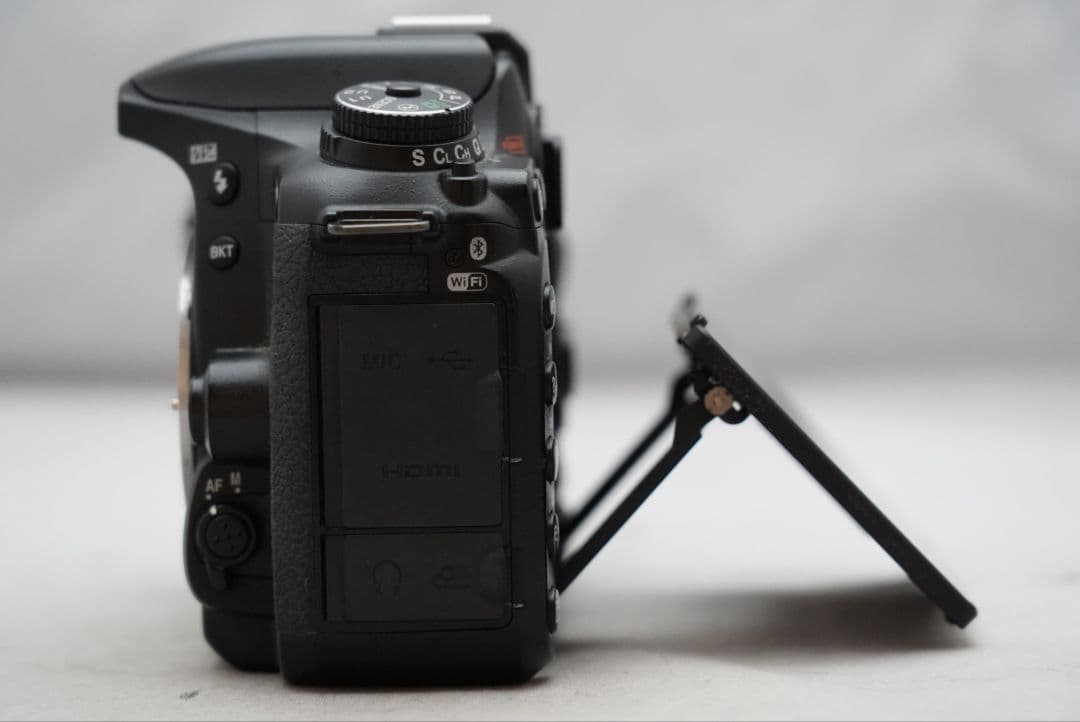 ニコン D7500 ボディ 1眼レフデジタルカメラ 実用品 扱いやすい高性能機