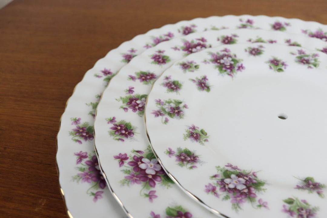 ロイヤルアルバート　スウィートバイオレット　アフタヌーンティースタンド　イギリス