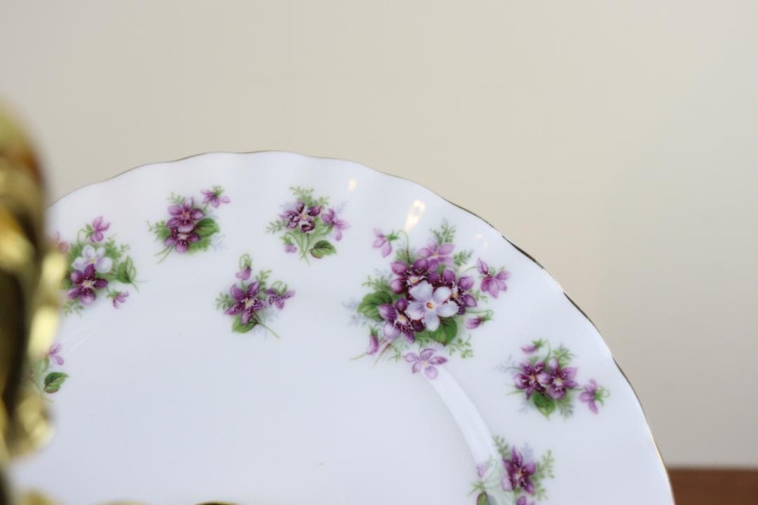 ロイヤルアルバート　スウィートバイオレット　アフタヌーンティースタンド　イギリス