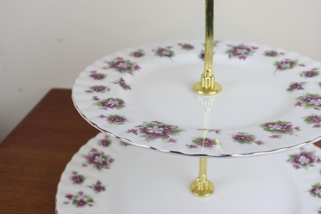 ロイヤルアルバート　スウィートバイオレット　アフタヌーンティースタンド　イギリス