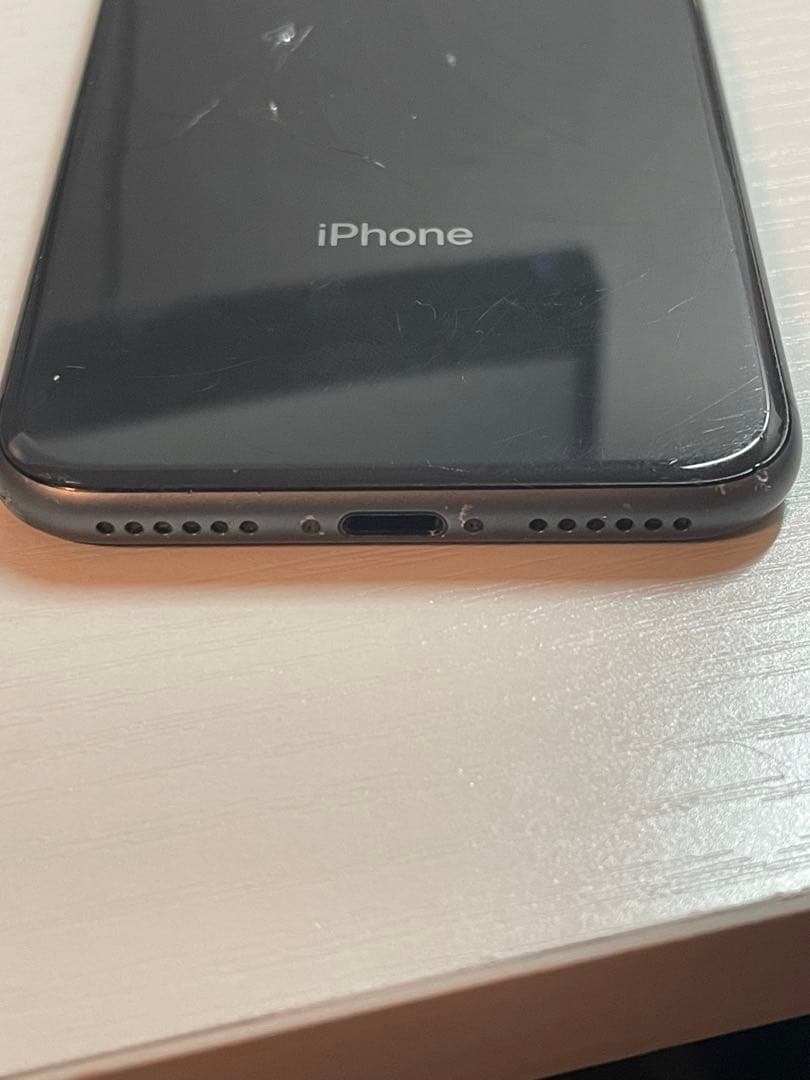 iphone8 黒 ブラック 64GB simフリー 背面割れ