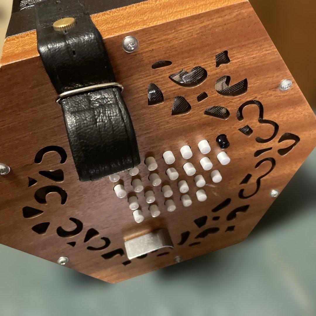 イングリッシュ　コンサーティーナ　 48キー　押引同音