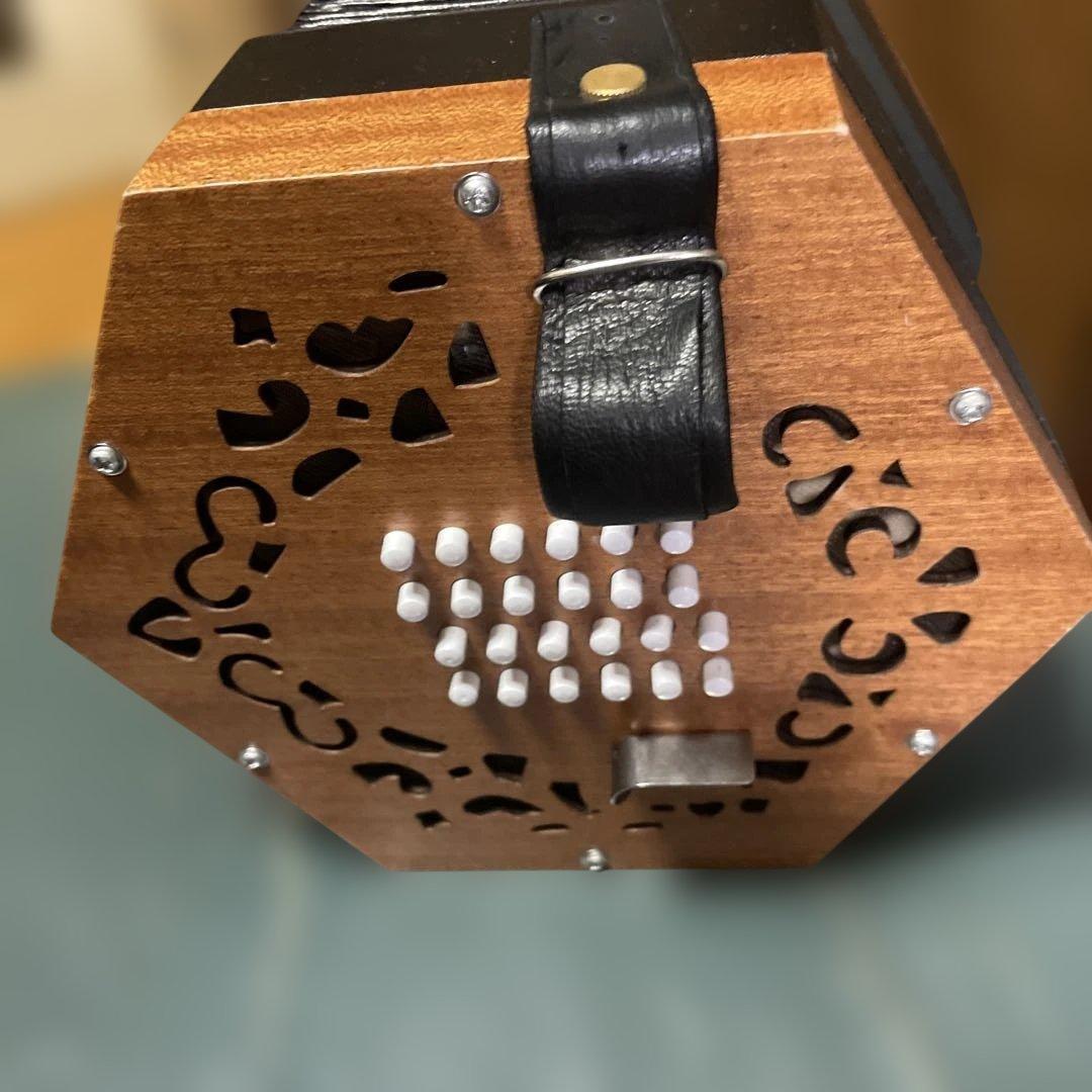 イングリッシュ　コンサーティーナ　 48キー　押引同音