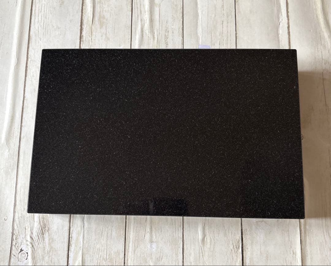 T2. 黒白御影石　デザインプレート