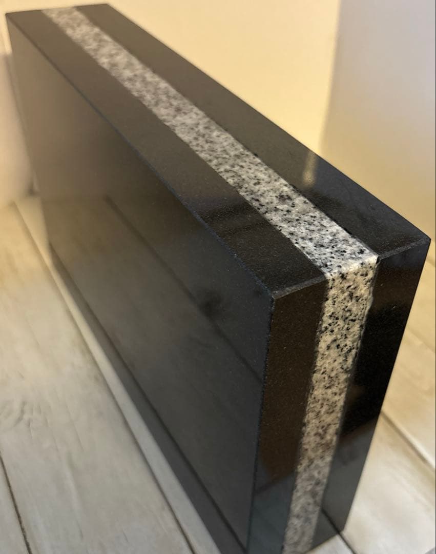 T2. 黒白御影石　デザインプレート