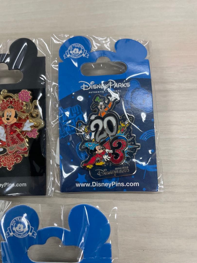 香港ディズニーランド　限定版ピンバッジ　5個セット