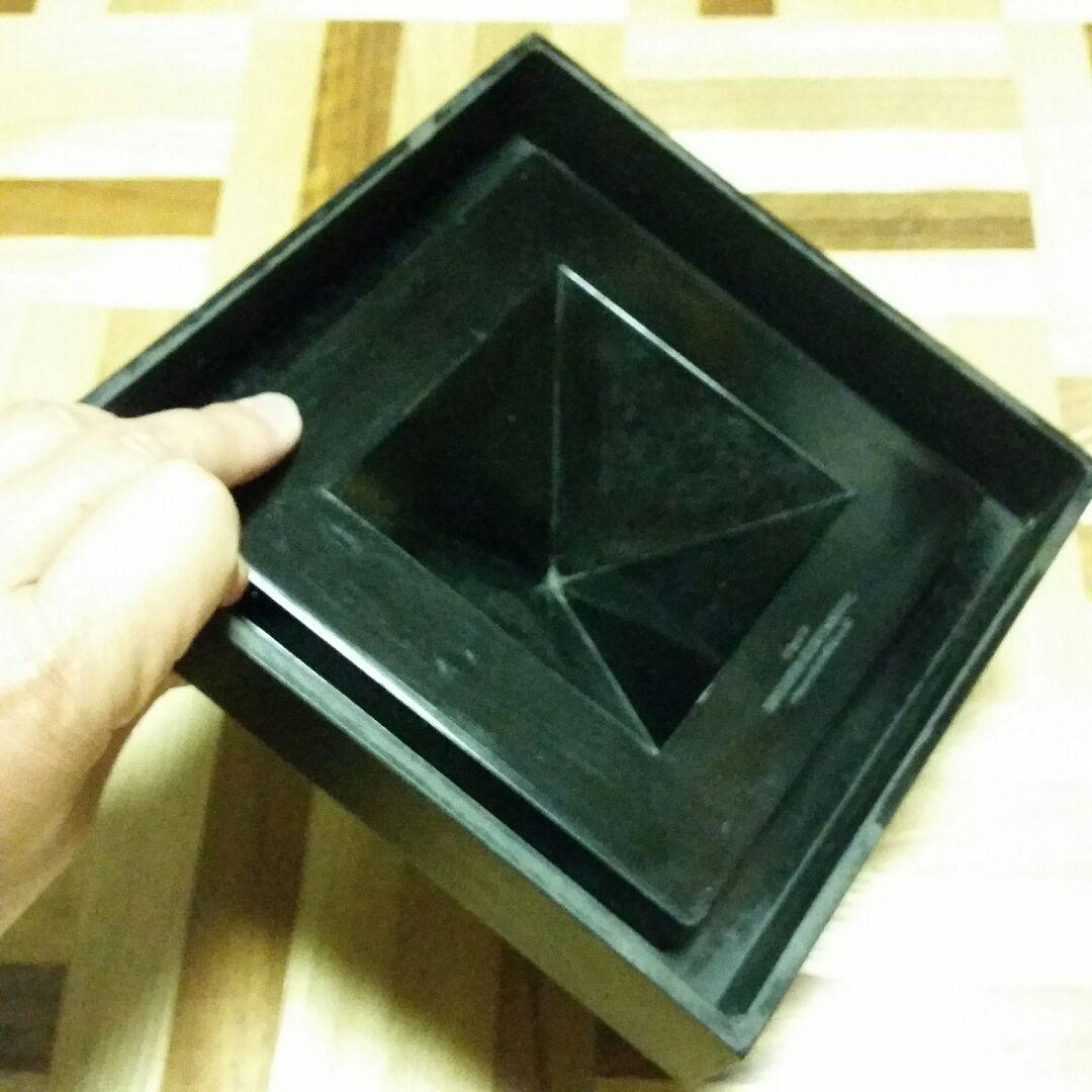 ピラミッドパワー　置物　オブジェ　キートレイ　小物入れ