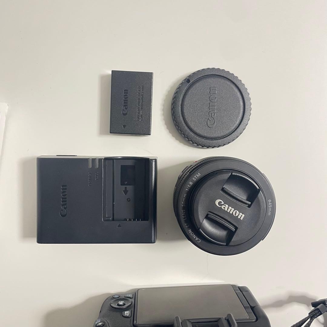 canon eos kiss x9 EF-S18-55ISSTMレンズキット