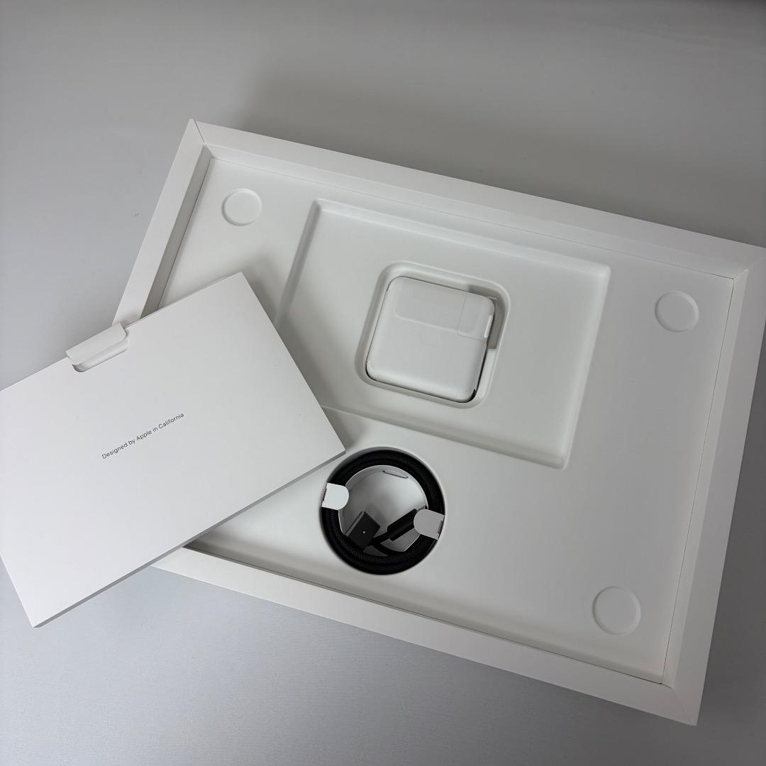 MacBook Pro M3pro 14インチ MRX33J/A