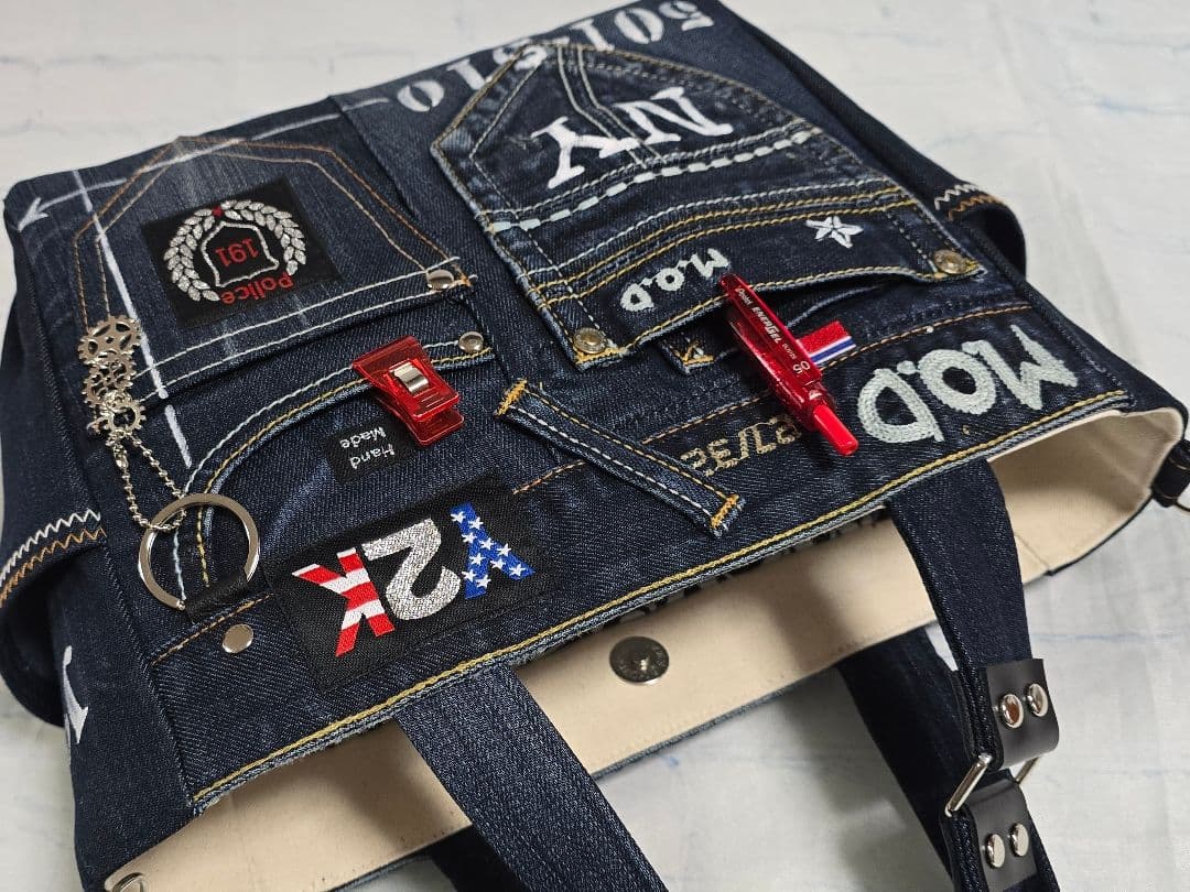 デニムリメイクトートバッグ お洒落カジュアル インディゴブルー底板付き