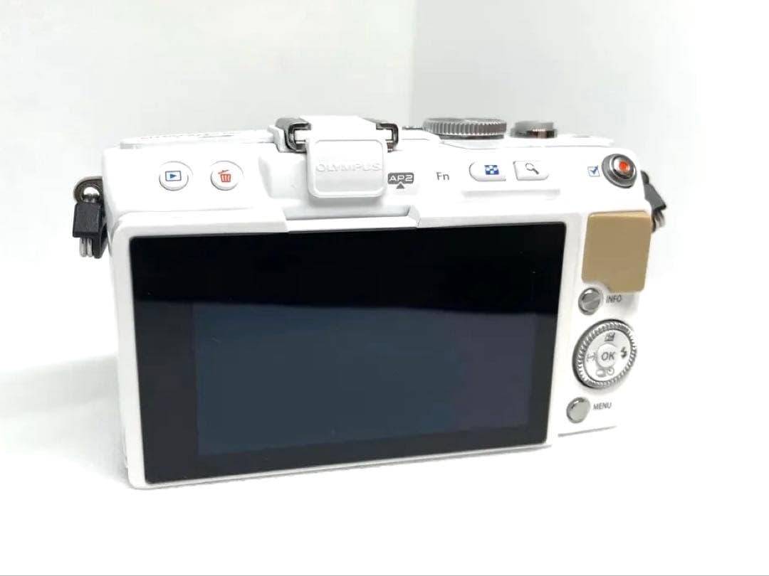 終了間近！OLYMPUS オリンパス PEN E-PL5 ホワイト ボディ