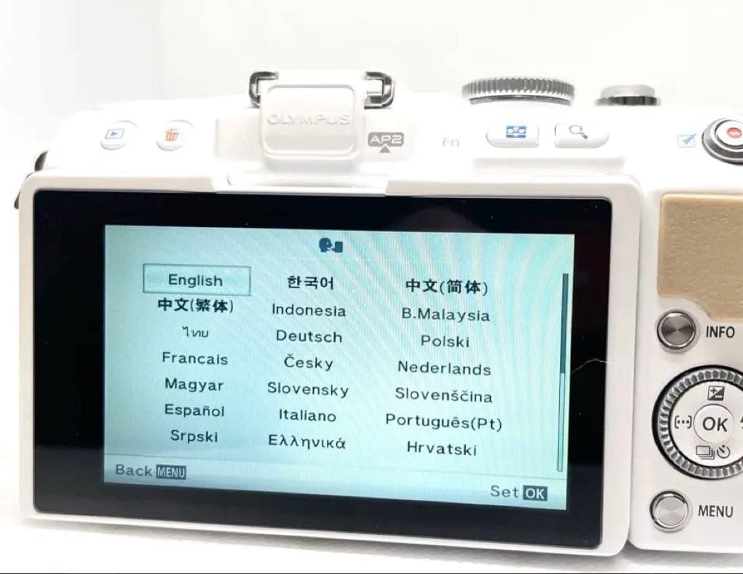 終了間近！OLYMPUS オリンパス PEN E-PL5 ホワイト ボディ