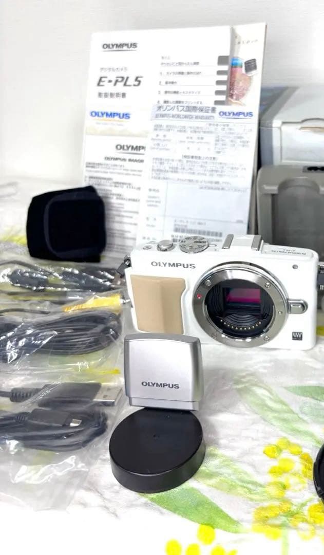 終了間近！OLYMPUS オリンパス PEN E-PL5 ホワイト ボディ
