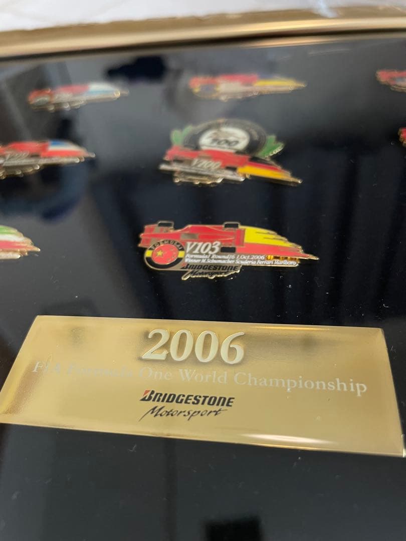 2006 F1 ブリヂストン ピンバッジセット 金枠 (シューマッハ 最終年)