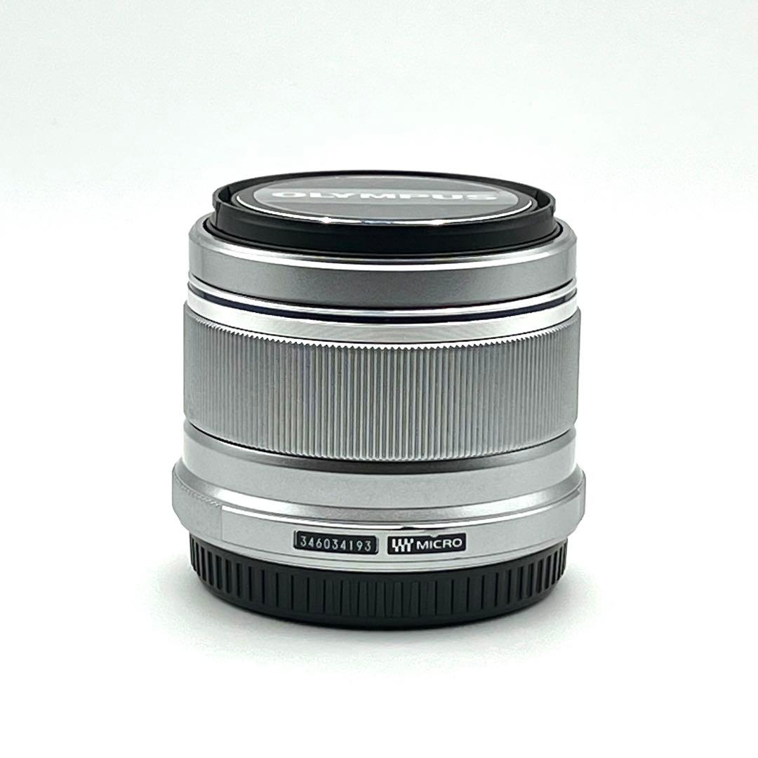 OLYMPUS M.ZUIKO DIGITAL 25mm f1.8 シルバー