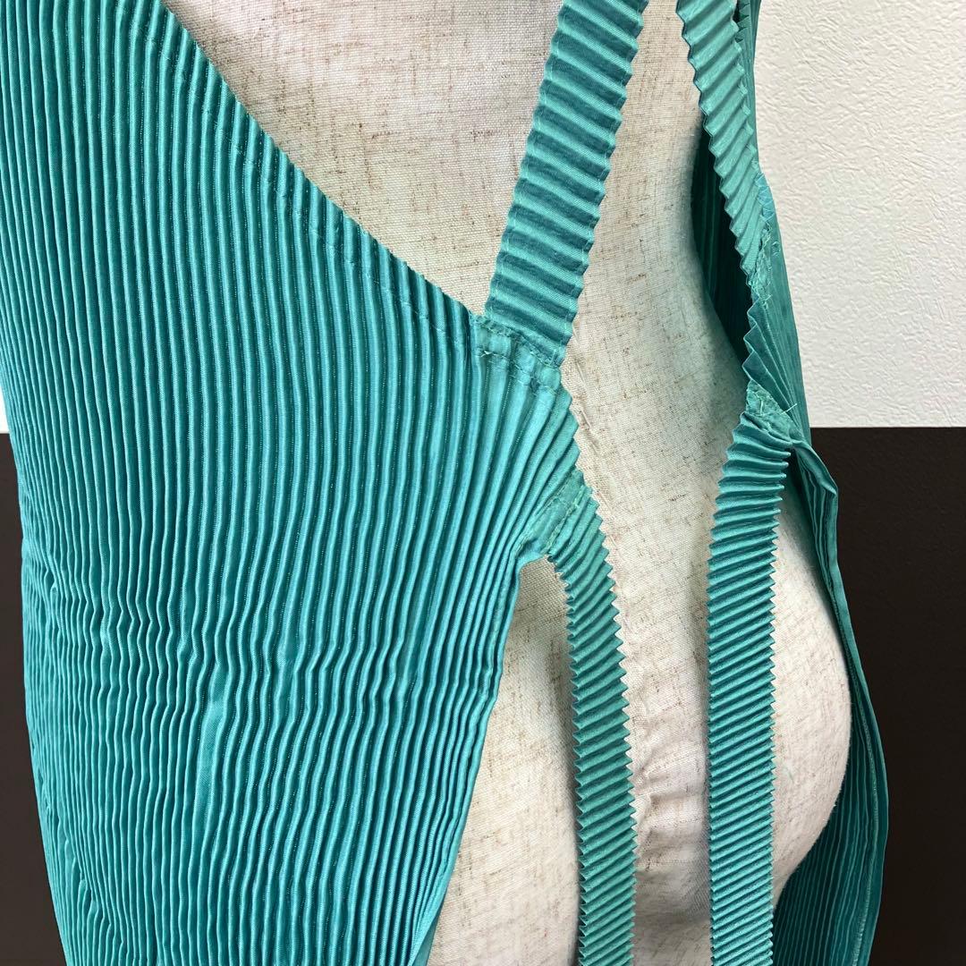 im product イッセイミヤケ　プリーツ　エプロン　グリーン系　日本製