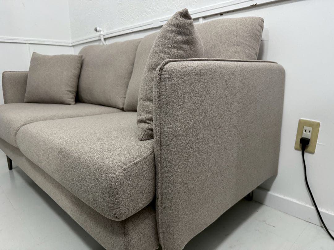 北欧風 ベージュ ファブリック 2人掛けソファ クッション付き ナチュラル