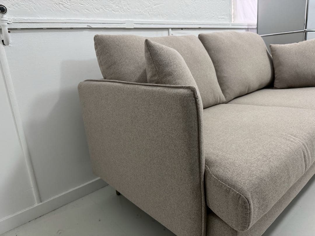 北欧風 ベージュ ファブリック 2人掛けソファ クッション付き ナチュラル