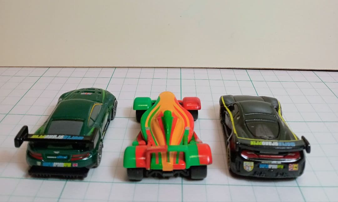 トミカディズニーカーズ3台