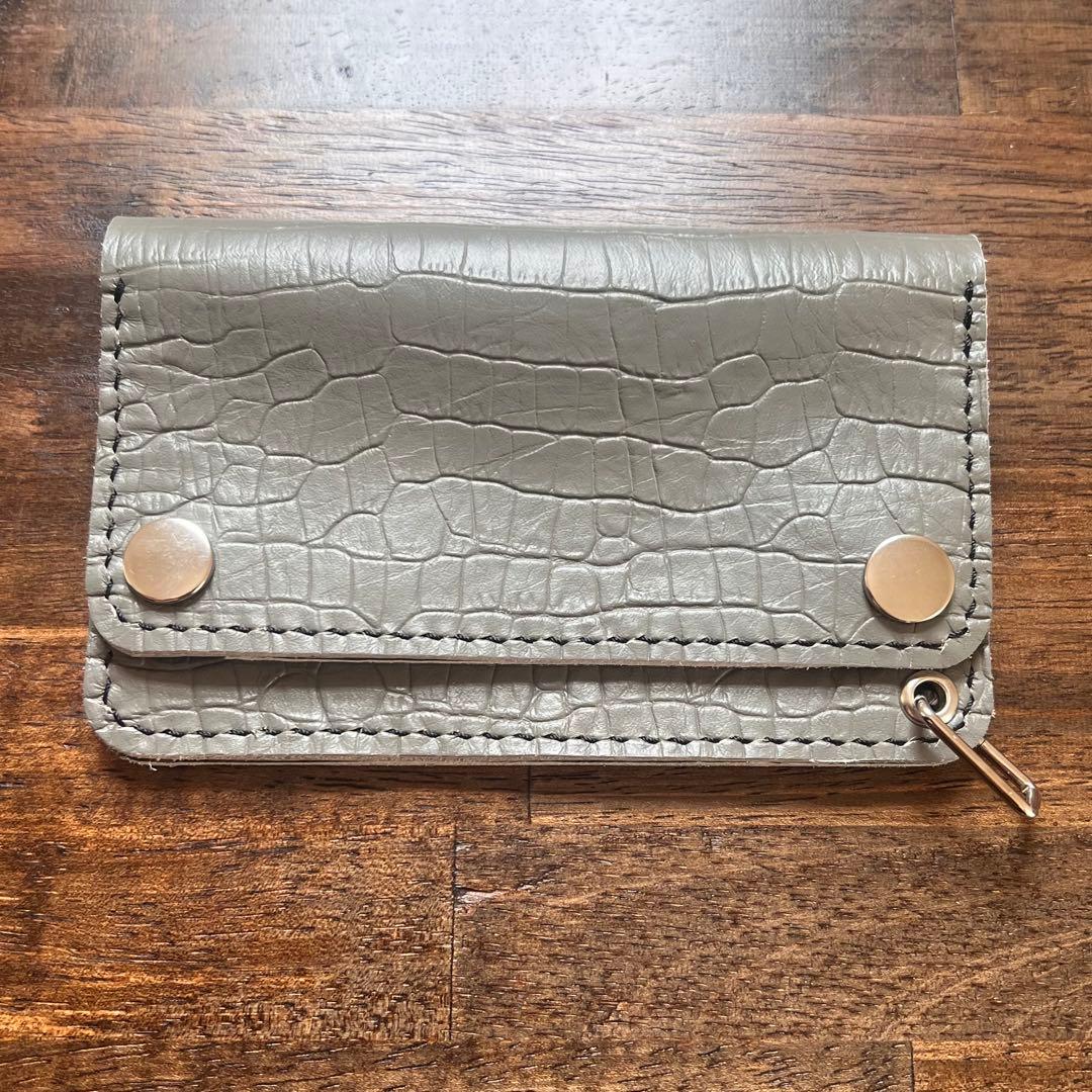 牛革 トラッカーウォレット ミドル グレー 黒 ステッチ クロコ型押し