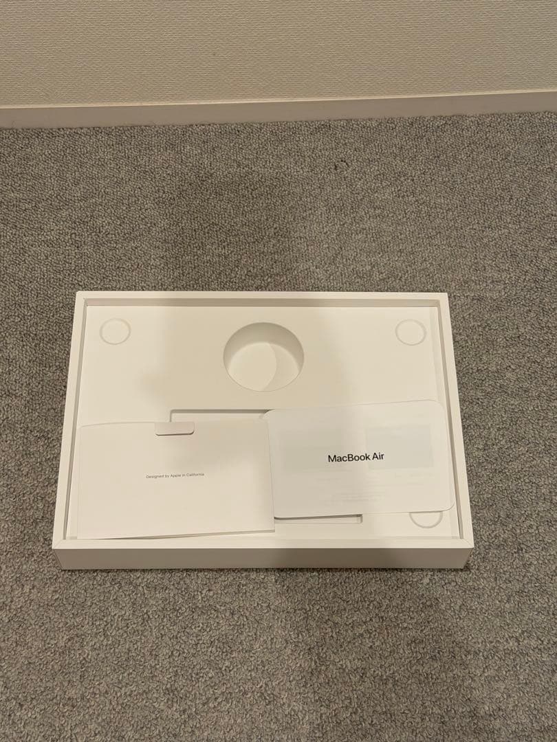 <最新モデル>MacBook Air 13インチ　Ｍ４　シルバー