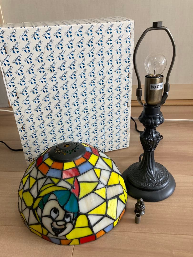 ピノキオ　ステンドグラスライト