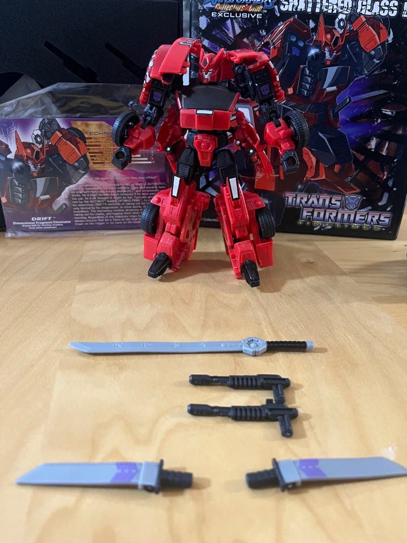 トランスフォーマー　TFCC限定　シャッタードグラス・ドリフト
