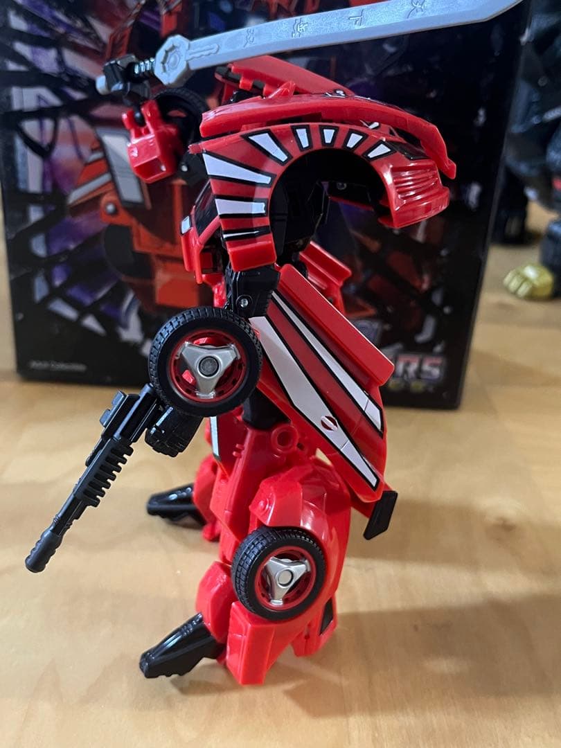 トランスフォーマー　TFCC限定　シャッタードグラス・ドリフト