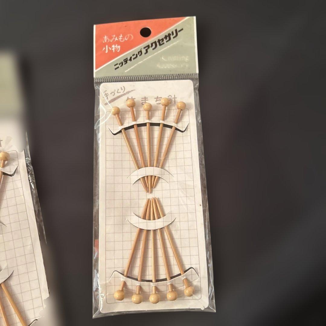 手芸用金属クリップと木製ピンセット