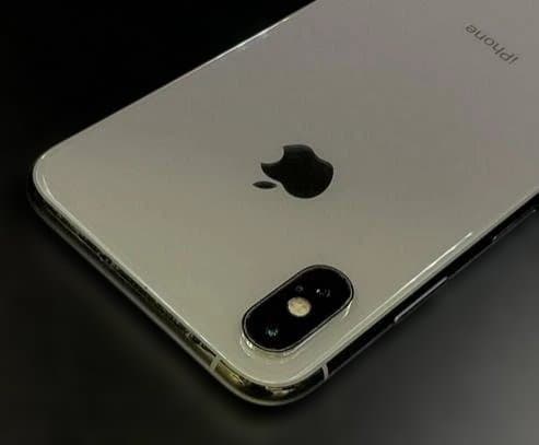 Phone XS 64GB Silver au 動作確認済