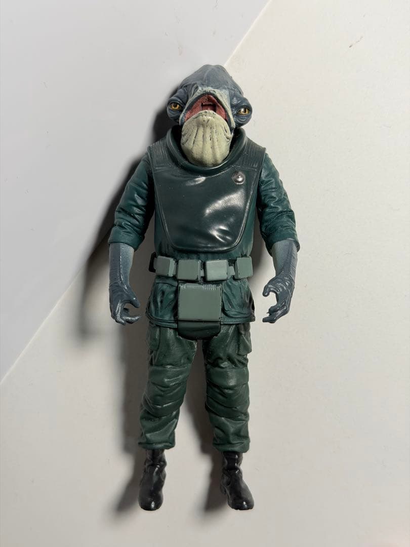 ラダス　ベーシックフィギュア　3.75インチ