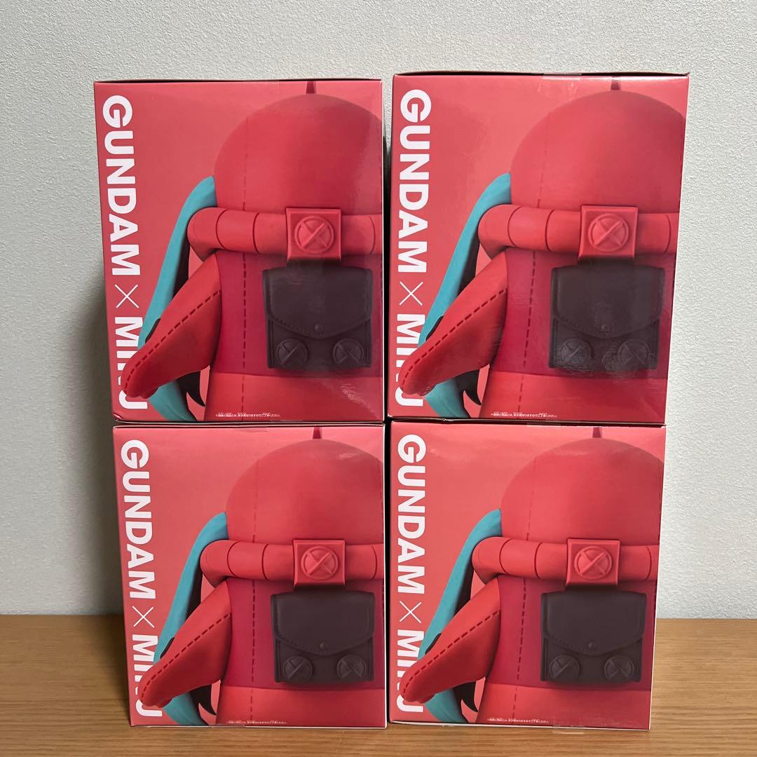 ガンダム45周年×初音ミク　フィギュア　シャアザクぐるみ　初音ミクver 4体