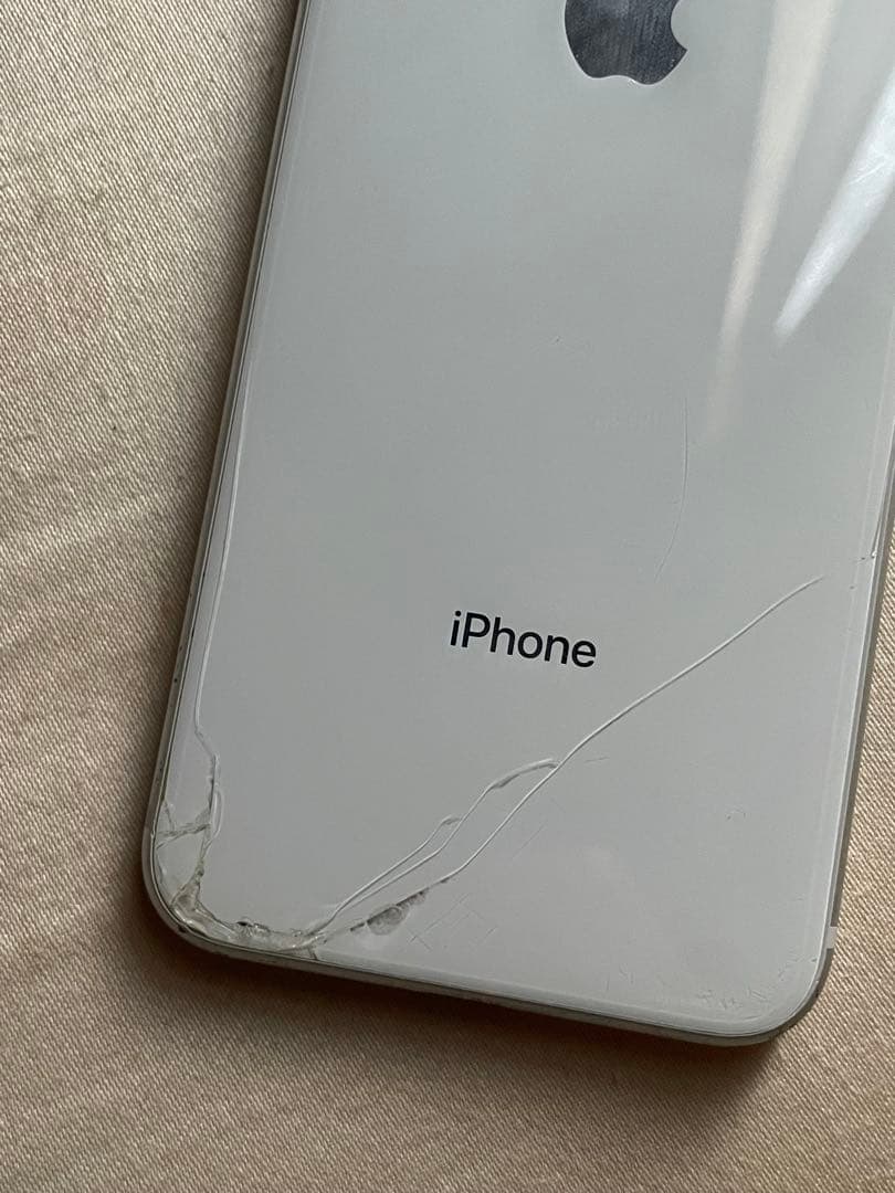 iPhone8 シルバー　SIMフリー