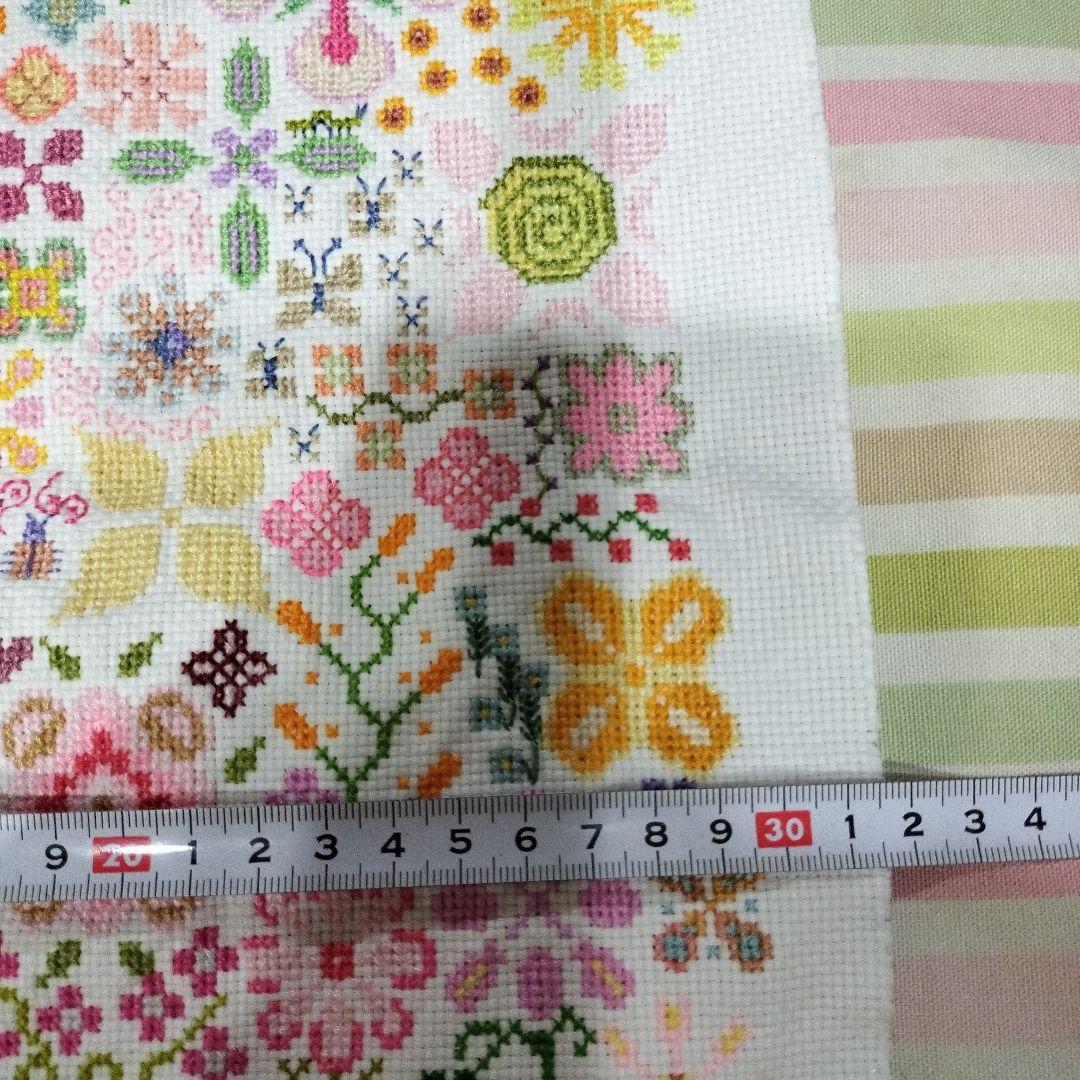 Ｃ　クロスステッチ☆完成品☆お花モチーフ