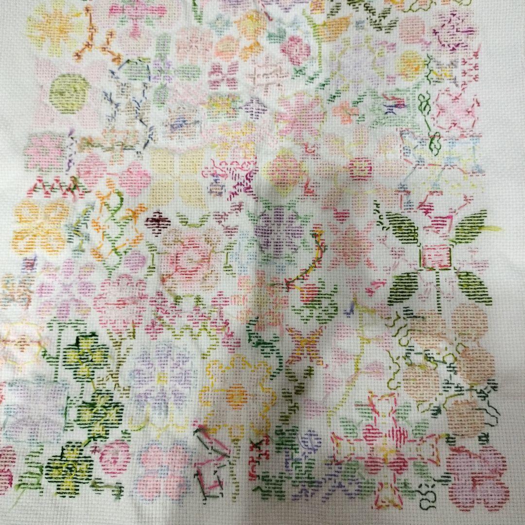 Ｃ　クロスステッチ☆完成品☆お花モチーフ