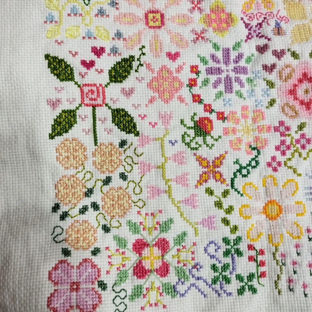 Ｃ　クロスステッチ☆完成品☆お花モチーフ