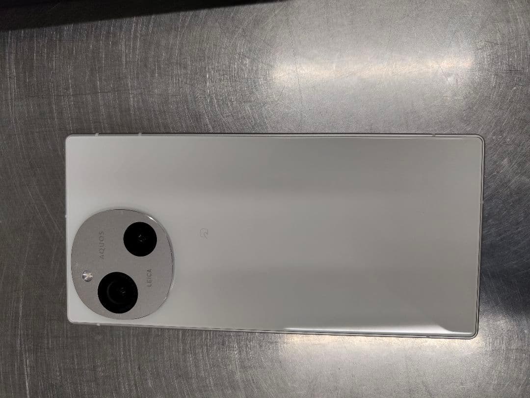 AQUOS R9 ホワイト 本体