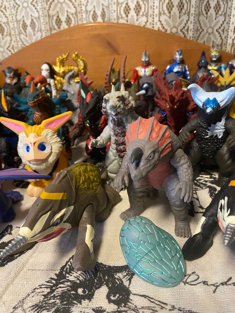 ウルトラマンシリーズ 怪獣フィギュア 美品 90体以上 まとめ売り