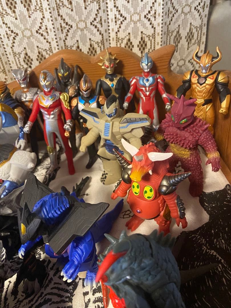 ウルトラマンシリーズ 怪獣フィギュア 美品 90体以上 まとめ売り