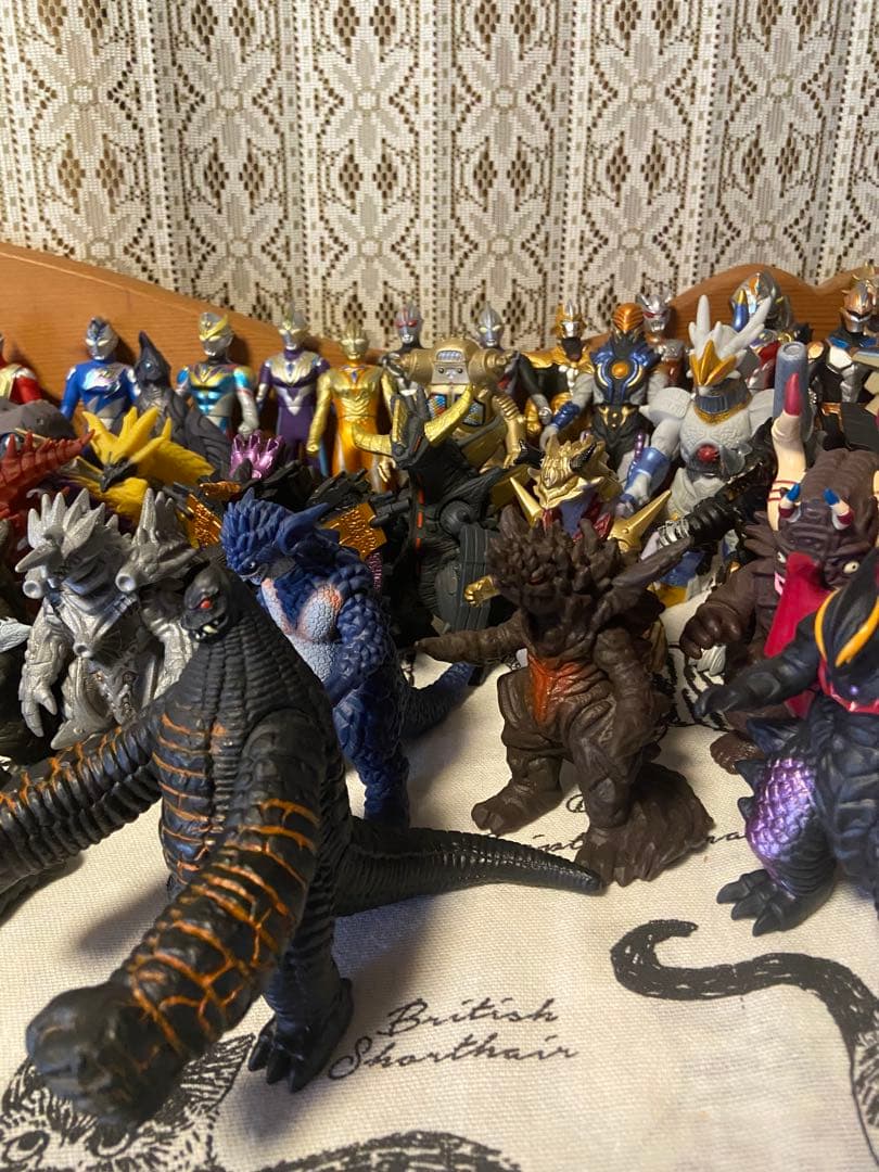 ウルトラマンシリーズ 怪獣フィギュア 美品 90体以上 まとめ売り