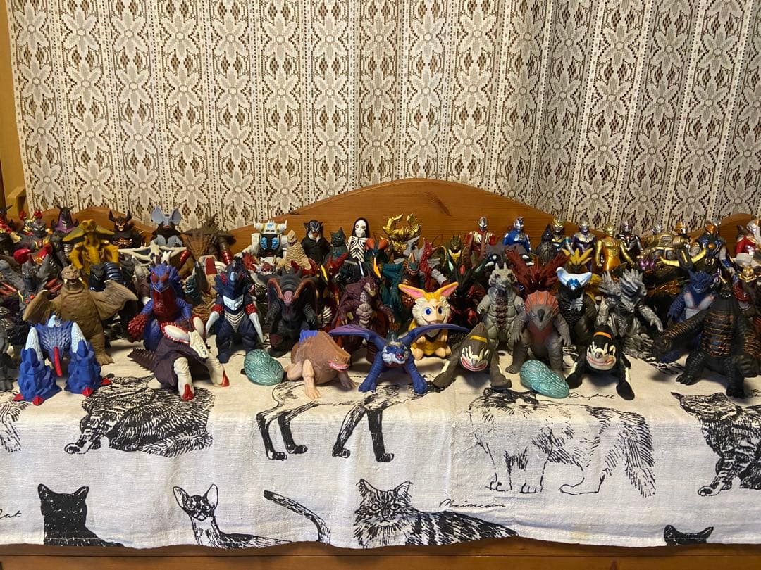 ウルトラマンシリーズ 怪獣フィギュア 美品 90体以上 まとめ売り