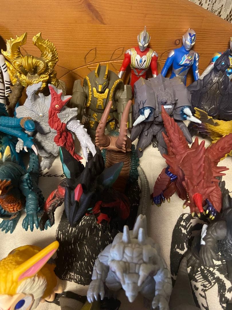 ウルトラマンシリーズ 怪獣フィギュア 美品 90体以上 まとめ売り