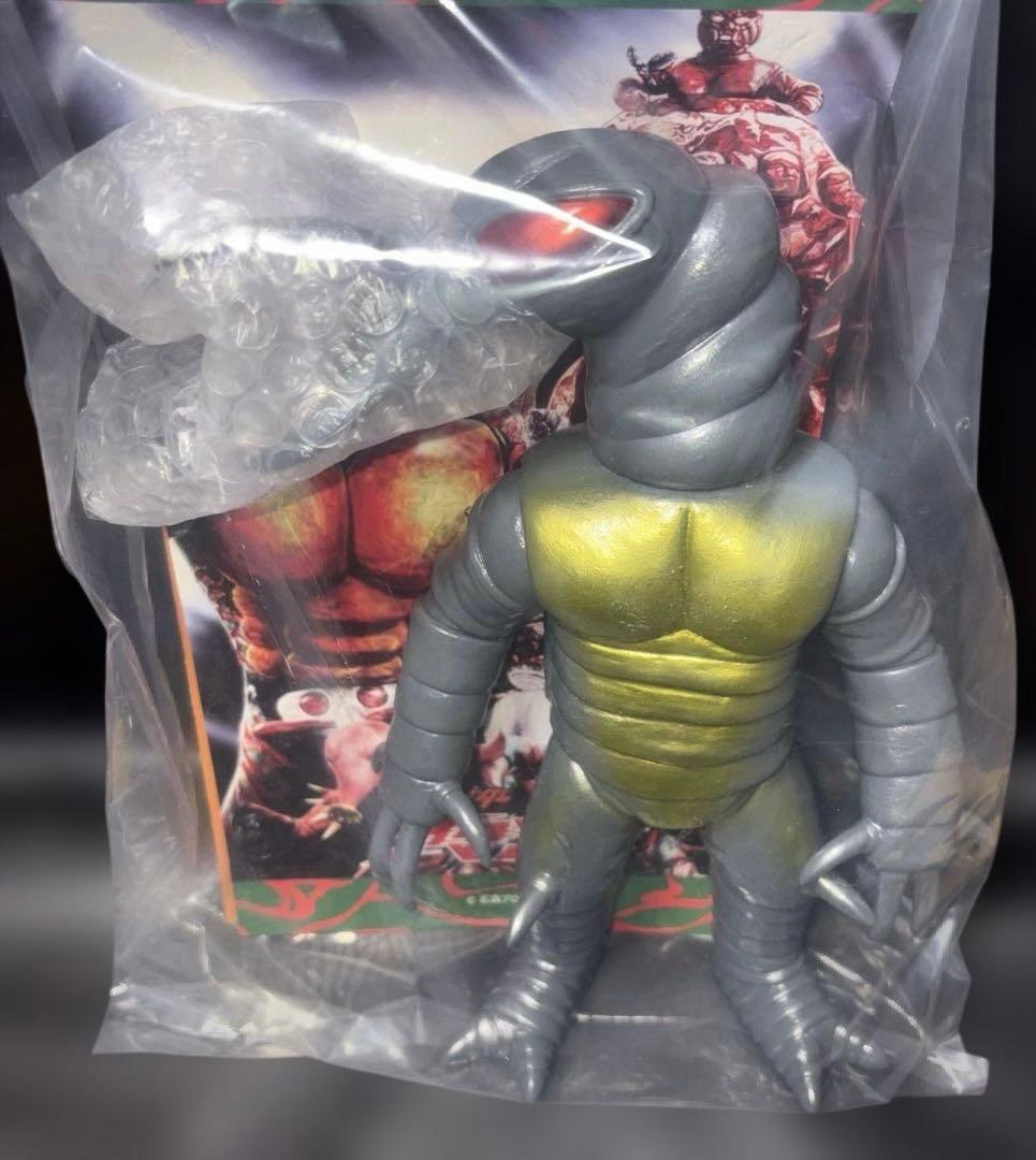 メディコム東映レトロソフビコレクション「モグラ獣人」のソフビフィギュアです