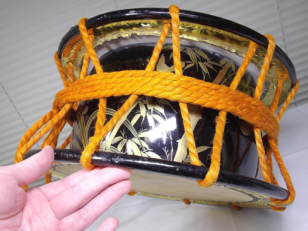 和太鼓 締め太鼓 締太鼓 金蒔絵 本皮