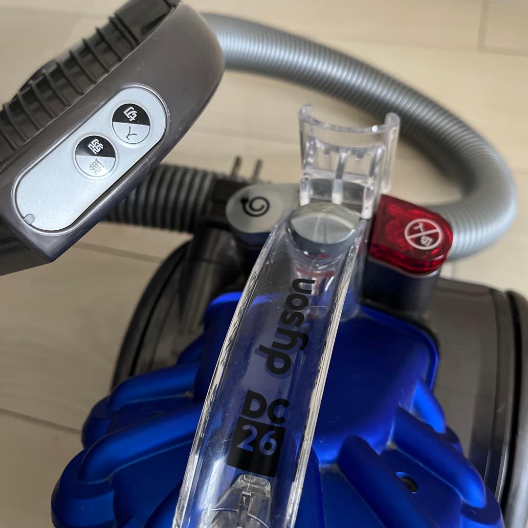Dyson ダイソン　DC26 掃除機 本体　美品フローリング用ヘッド付き