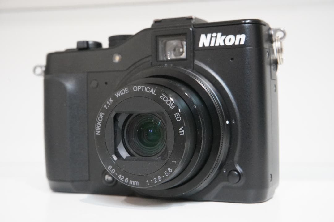 Nikon COOLPIX P7000 箱 付属品付き レンジファインダー 訳有