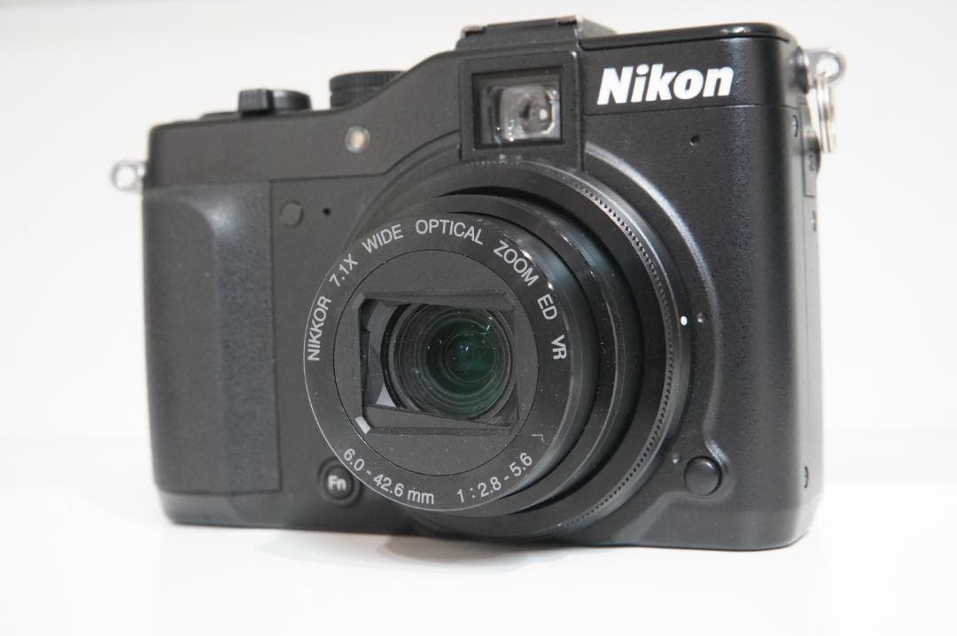 Nikon COOLPIX P7000 箱 付属品付き レンジファインダー 訳有