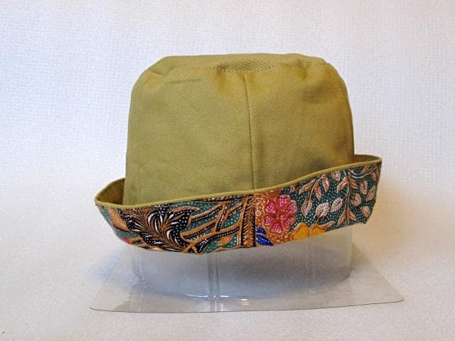 花柄ボタニカル リバーシブルバケットハット インドネシア産バティック生地使用